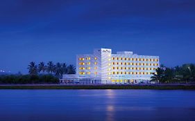 Hotel Naveen Lakeside